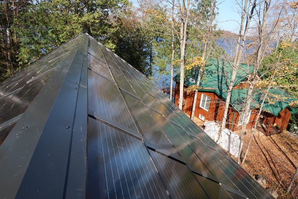 Solar shingle equipped cottage